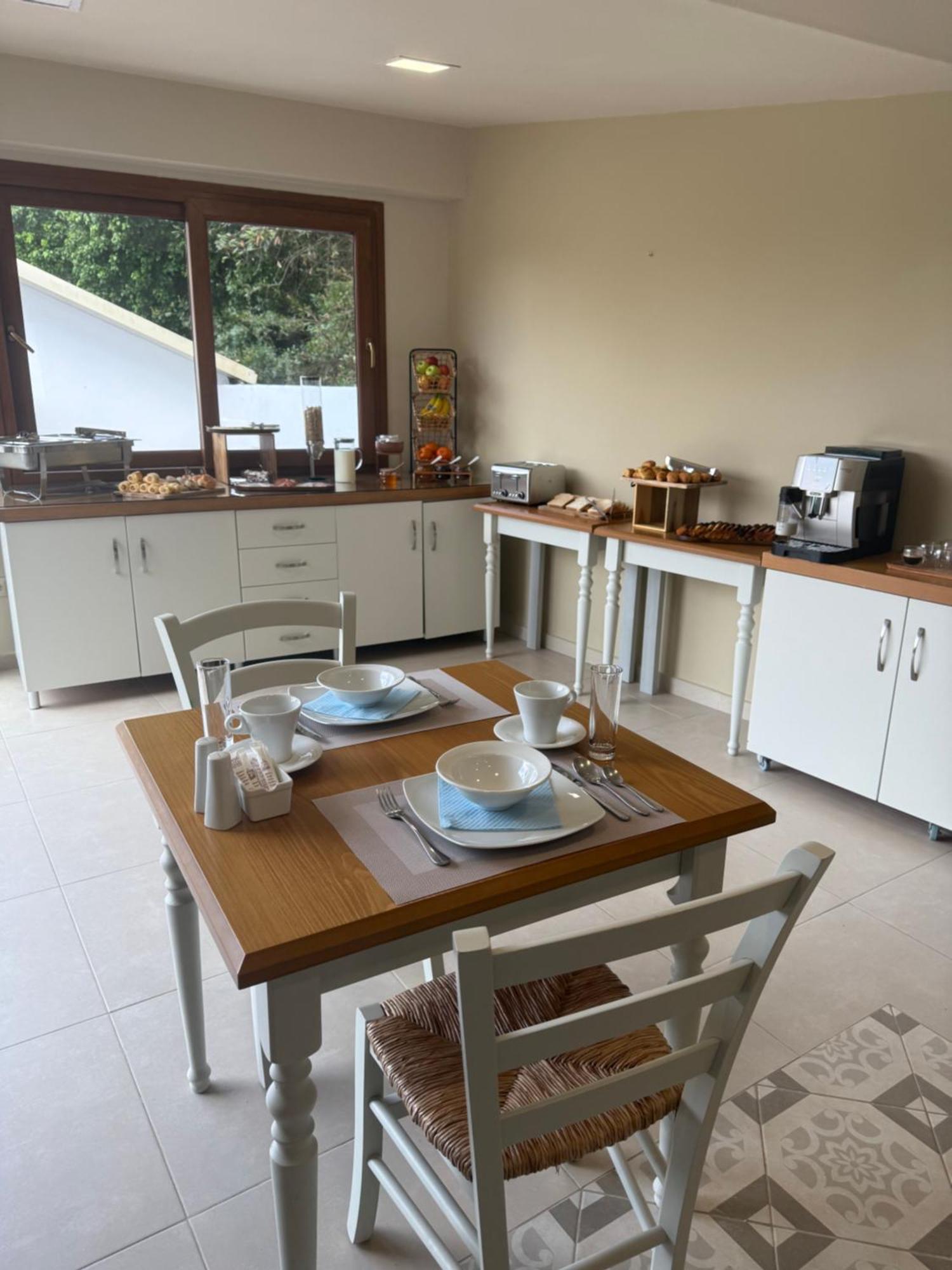 Summer Wine Friendly Resort 입소스 외부 사진
